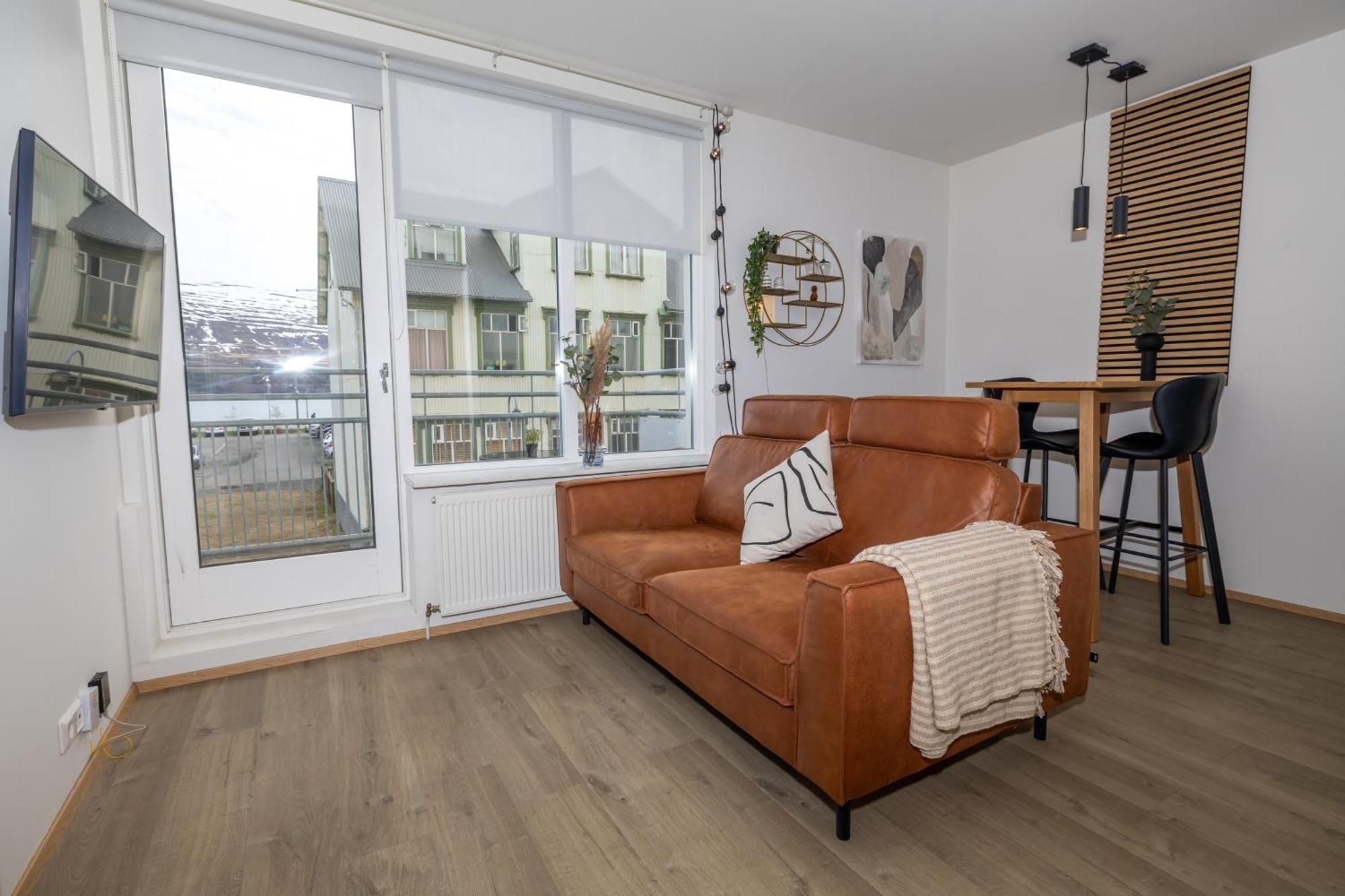 Charming Deluxe Apartment Akureyri Room photo